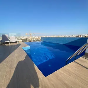 Appartement Magnifique Avec Piscine Sur Le Toit, 3 Chambres, 4 Salles De Bain, Salle De Gym Et Terrasse, Luxe Et Comfort Aux Almadies, Dakar
